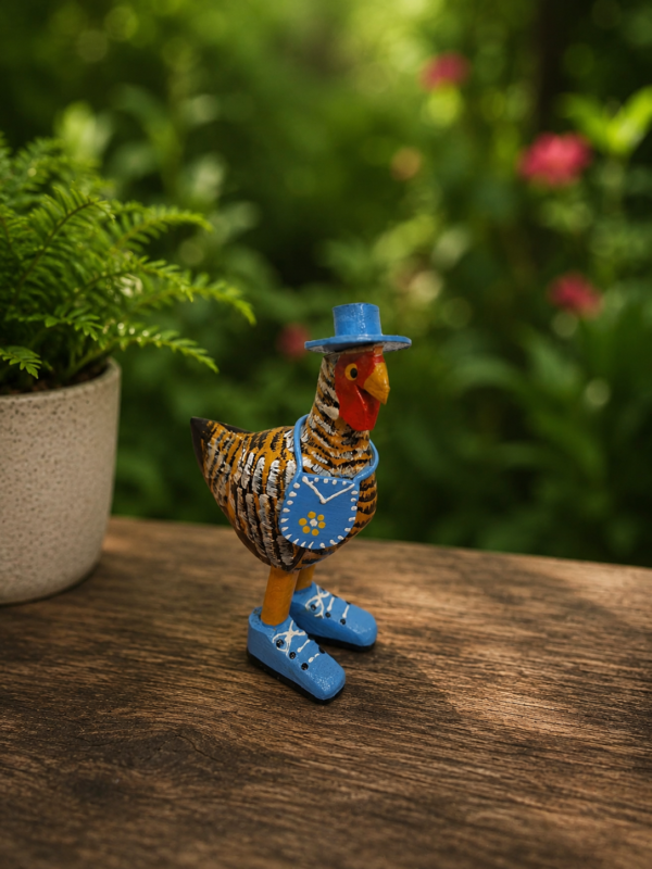 Galinha Decorativa com Botas em Madeira Maciça