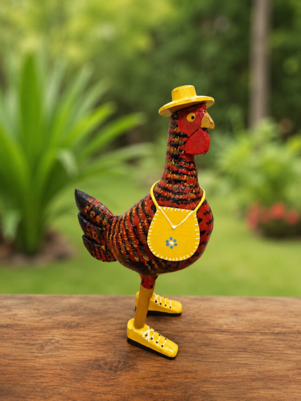 Galinha com Botas Decorativo em Madeira Maciça